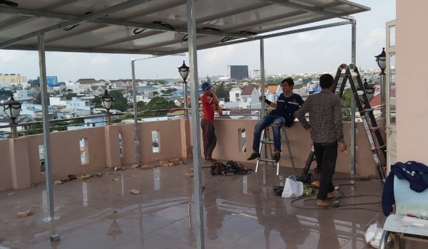 Thi công lắp đặt hệ thống điện mặt trời khu nhà trọ